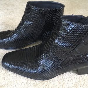 Giorgio Brutini Black snakeskin ankle boots